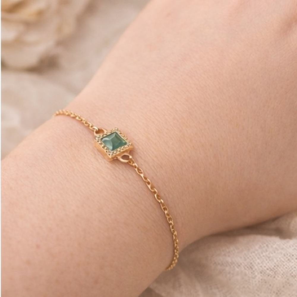 Minimal Luxe Gold Tone Crystal Bracelet ✨ Dainty Everyday Style - Picture 2 of 3